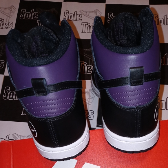 Nike Dunk High - Picture 6 of 9